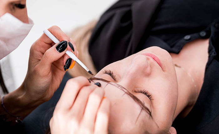 Semi-Permanent Makeup Eyebrows with a kit